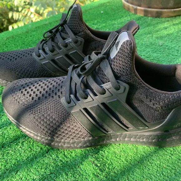 Adidas ULTRABOOST 5 DNA